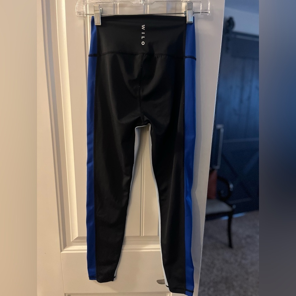 NWOT Wilo Dynamic Colorblock 7/8 Leggings - Black, Lt Blue & Royal, small